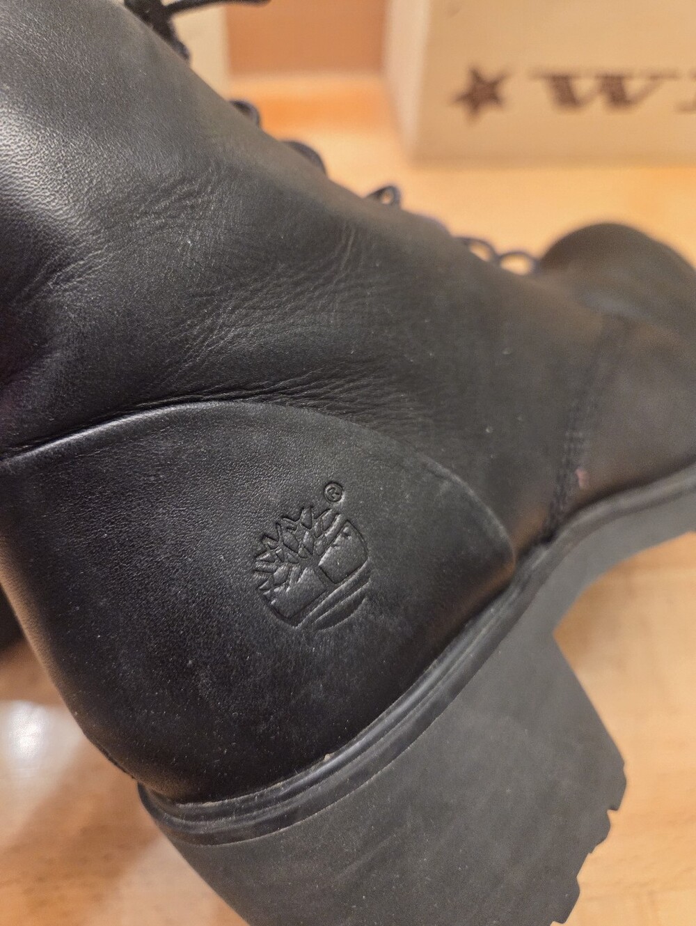 Timberland Averly Lace Chukka Boots Black Leather Block Heel Women's Sz 8.5 - Picture 5 of 10